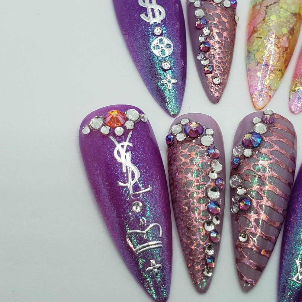 Chameleon Luxury Gel Press on Nails " Purple Chameleon " - Picture 11 of 15